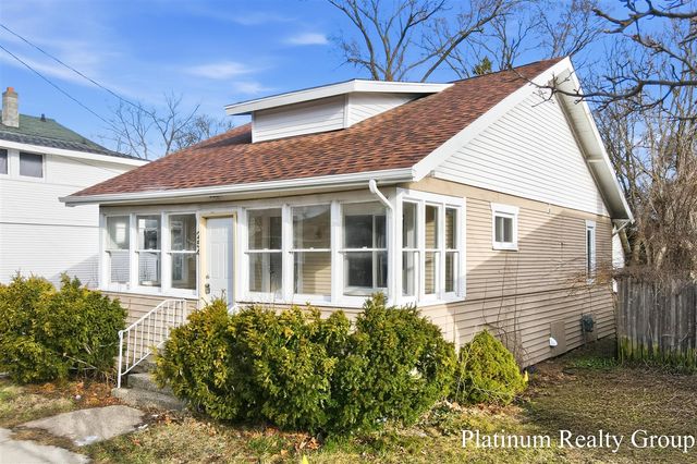 254 W Southern Avenue, Muskegon, MI 49441