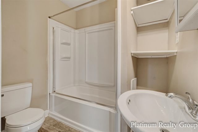 254 W Southern Avenue, Muskegon, MI 49441