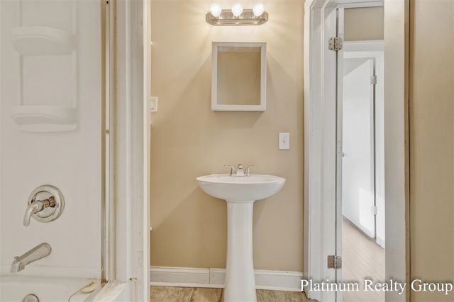 254 W Southern Avenue, Muskegon, MI 49441