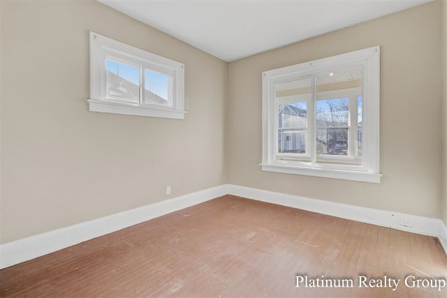 254 W Southern Avenue, Muskegon, MI 49441