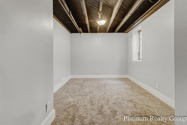 254 W Southern Avenue, Muskegon, MI 49441