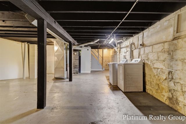 254 W Southern Avenue, Muskegon, MI 49441