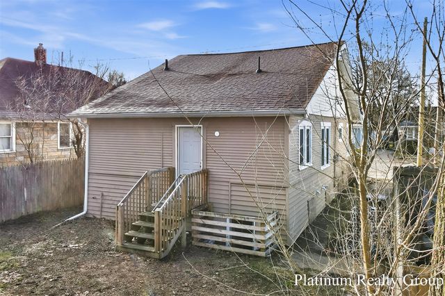 254 W Southern Avenue, Muskegon, MI 49441