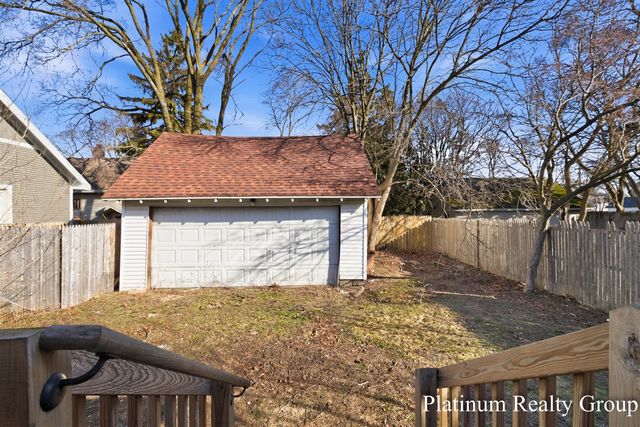 254 W Southern Avenue, Muskegon, MI 49441