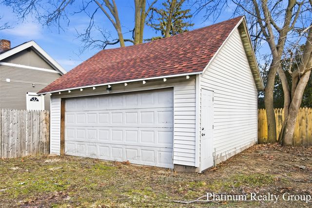 254 W Southern Avenue, Muskegon, MI 49441