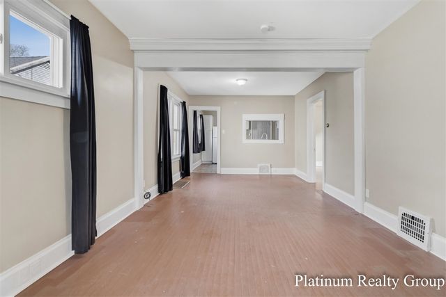 254 W Southern Avenue, Muskegon, MI 49441