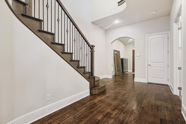 2812 Cedar Elm Drive, Carrollton, TX 75010