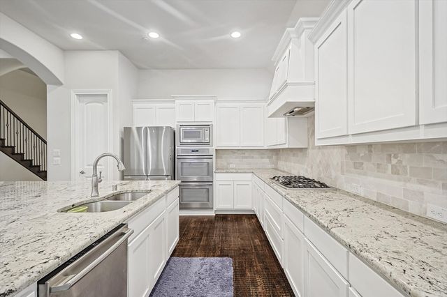 2812 Cedar Elm Drive, Carrollton, TX 75010