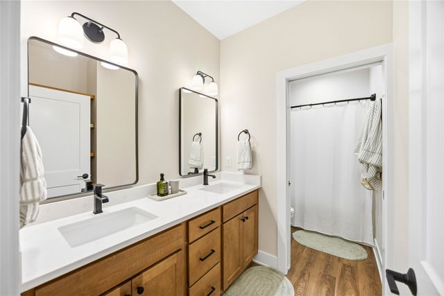 5014 176th Street, Urbandale, IA 50432