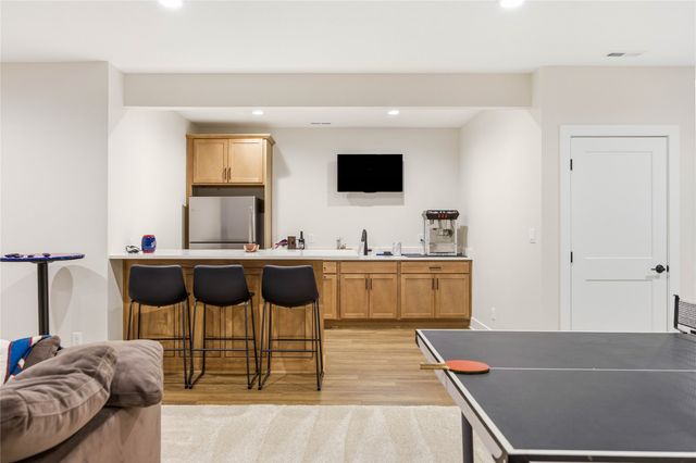 5014 176th Street, Urbandale, IA 50432