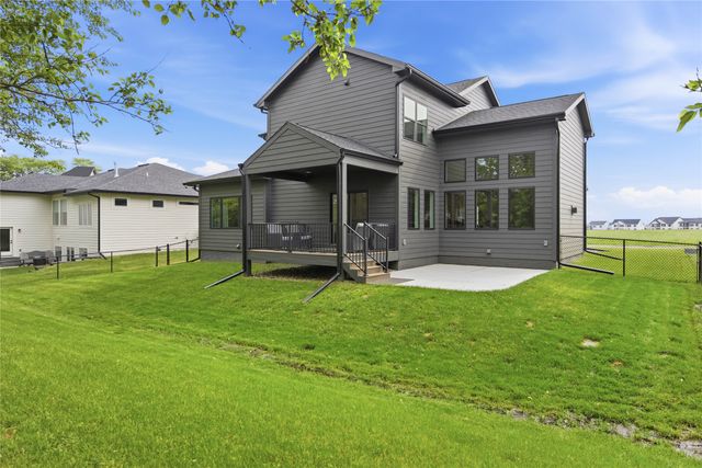 5014 176th Street, Urbandale, IA 50432