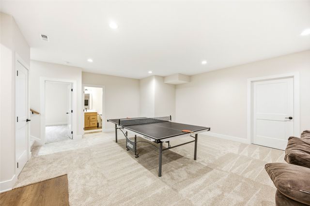 5014 176th Street, Urbandale, IA 50432