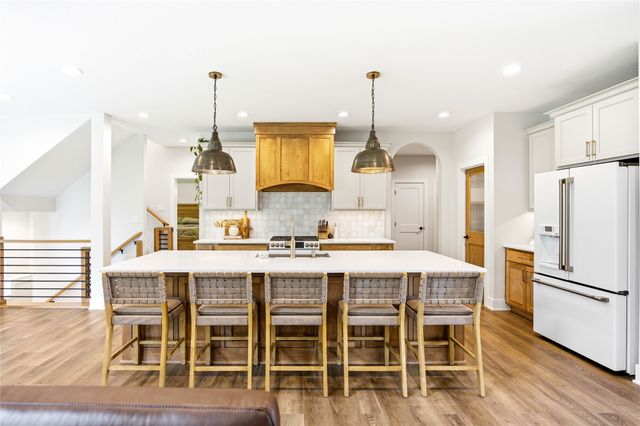 5014 176th Street, Urbandale, IA 50432