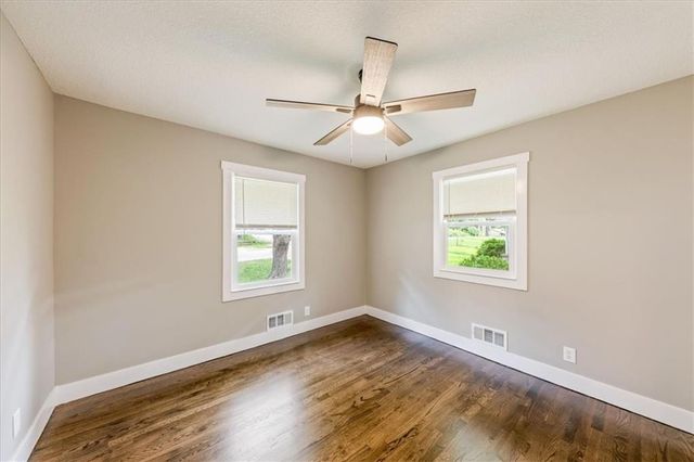 8116 Wayne Avenue, Kansas City, MO 64131