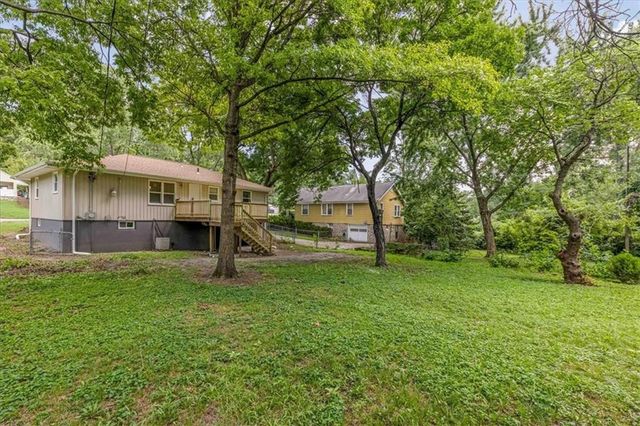 8116 Wayne Avenue, Kansas City, MO 64131