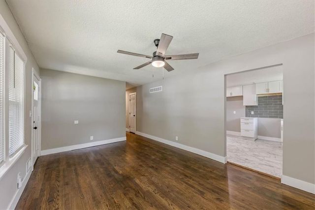 8116 Wayne Avenue, Kansas City, MO 64131