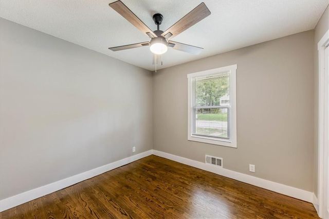 8116 Wayne Avenue, Kansas City, MO 64131