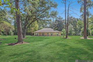 29398 Magnolia Dr, Walker, LA 70785