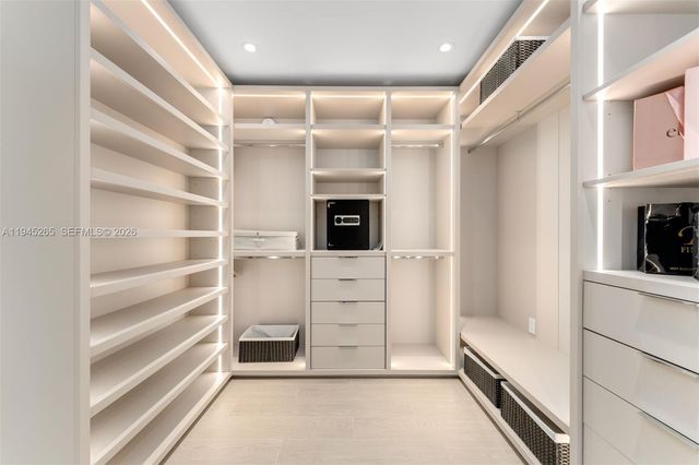 500 Alton Rd 2105, Miami Beach, FL 33139