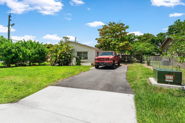 4301 Lakewood Road, Lake Worth, FL 33461