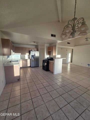 7051 CROWN RIDGE Drive, El Paso, TX 79912
