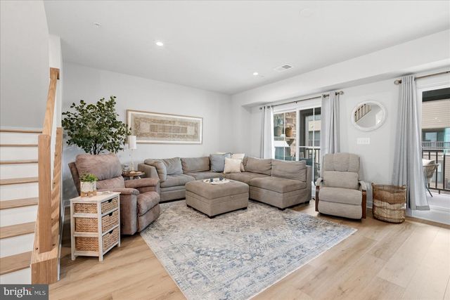 1612 KIRKMAN ST, Dumfries, VA 22026