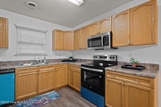 1018 Ashland Way, Leland, NC 28451
