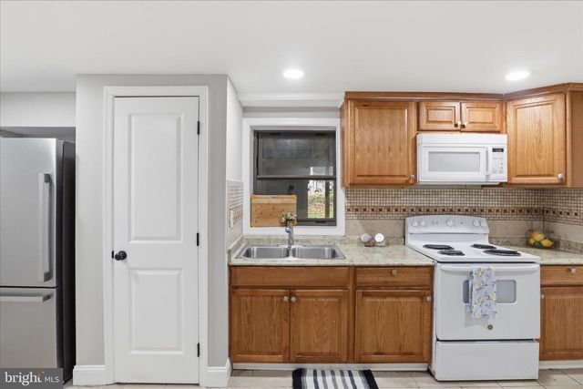 109 S HURON DR, Oxon Hill, MD 20745