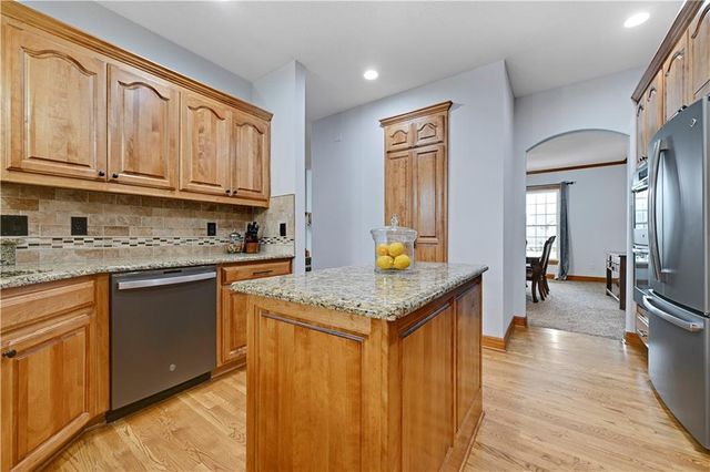 207 Saponi Lane, Lake Winnebago, MO 64034