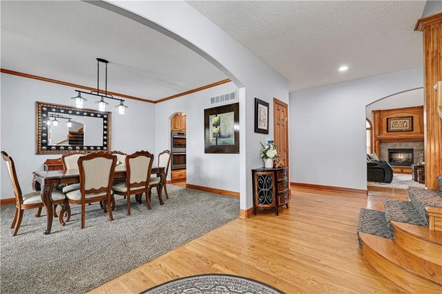 207 Saponi Lane, Lake Winnebago, MO 64034