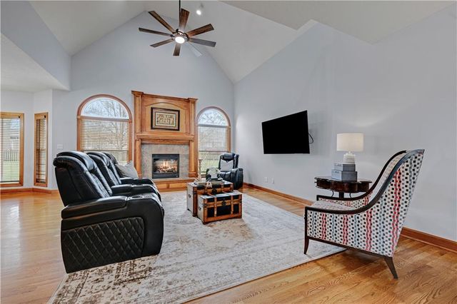 207 Saponi Lane, Lake Winnebago, MO 64034