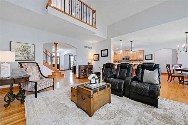 207 Saponi Lane, Lake Winnebago, MO 64034