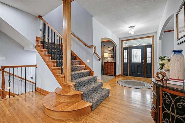 207 Saponi Lane, Lake Winnebago, MO 64034
