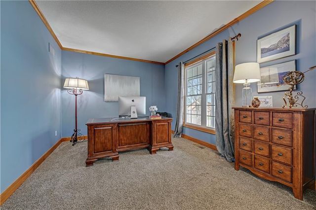 207 Saponi Lane, Lake Winnebago, MO 64034