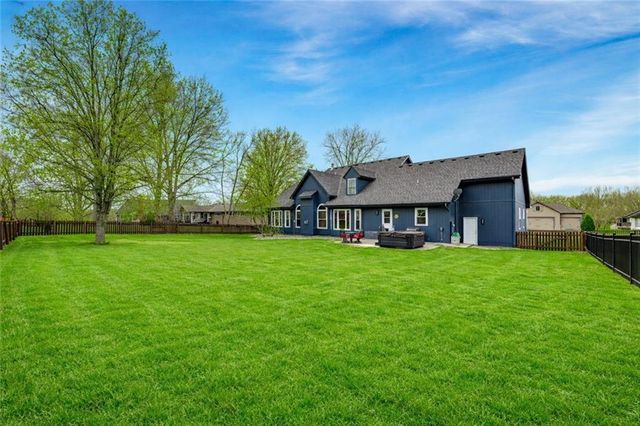 207 Saponi Lane, Lake Winnebago, MO 64034