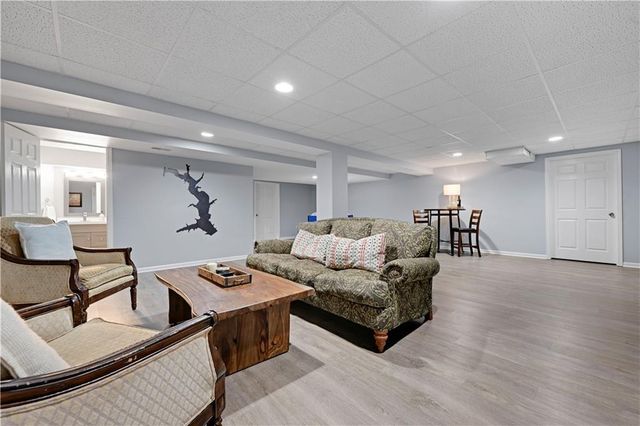 207 Saponi Lane, Lake Winnebago, MO 64034