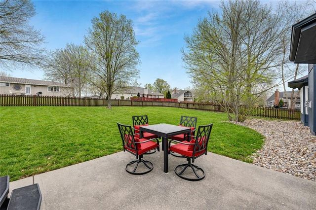 207 Saponi Lane, Lake Winnebago, MO 64034