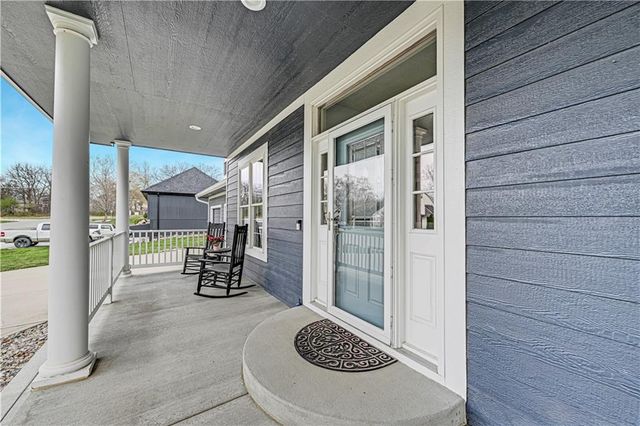 207 Saponi Lane, Lake Winnebago, MO 64034