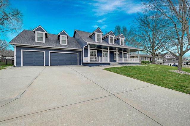207 Saponi Lane, Lake Winnebago, MO 64034