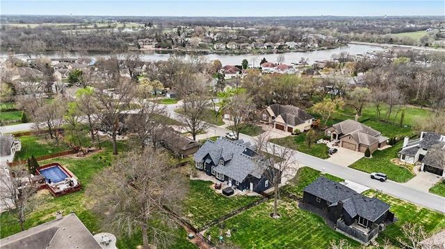 207 Saponi Lane, Lake Winnebago, MO 64034