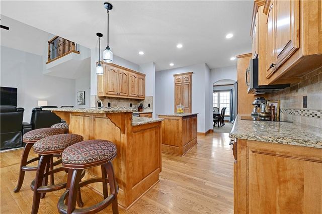 207 Saponi Lane, Lake Winnebago, MO 64034