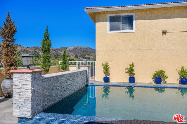 2315 N Hobart Boulevard, Los Angeles, CA 90027
