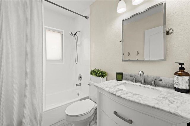 14525 NW 88th Avenue, Miami Lakes, FL 33018