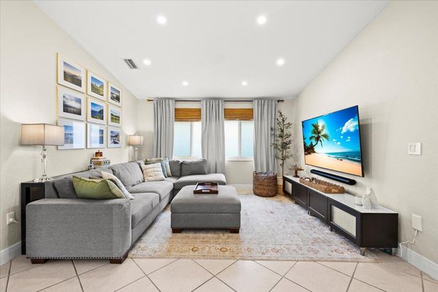 14525 NW 88th Avenue, Miami Lakes, FL 33018