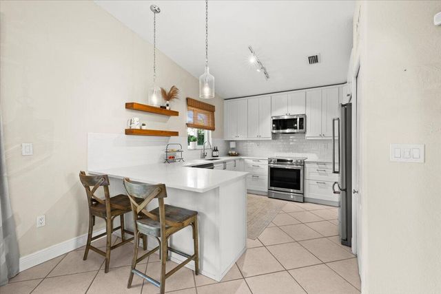 14525 NW 88th Avenue, Miami Lakes, FL 33018