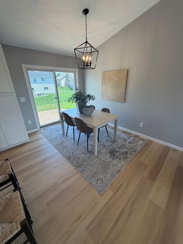 1625 Squirrel Way, New Richmond, WI 54017