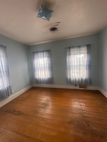 20 Summit Ave, Mansfield, MA 02048
