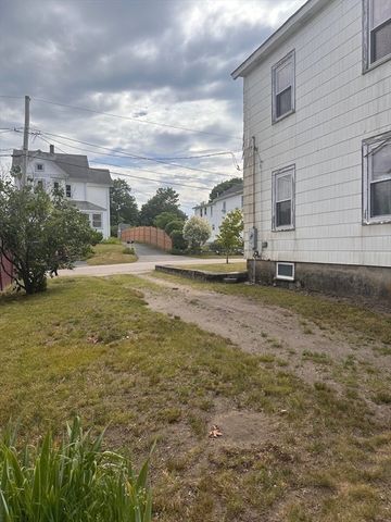 20 Summit Ave, Mansfield, MA 02048