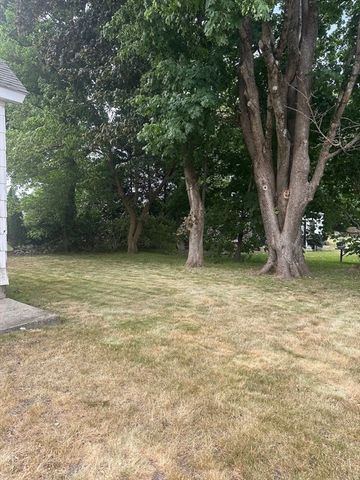20 Summit Ave, Mansfield, MA 02048
