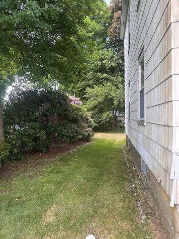 20 Summit Ave, Mansfield, MA 02048